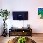 City Apartment Top Location, Quiet And Cozy Ideal To Relax Or Work