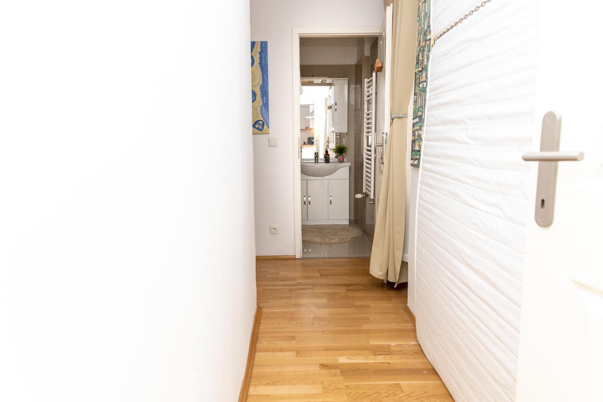 City Top Location, Quiet And Cozy Ideal To Relax Or Work