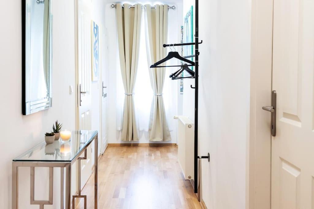 City Top Location, Quiet And Cozy Ideal To Relax Or Work