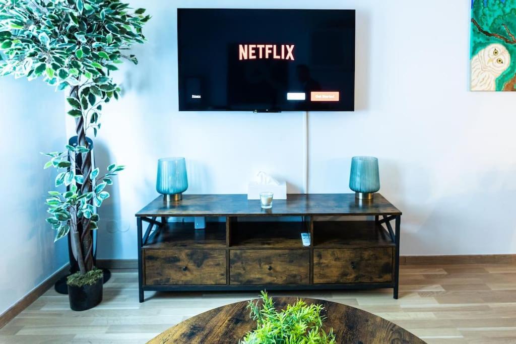 City Top Location, Quiet And Cozy Ideal To Relax Or Work Apartment *