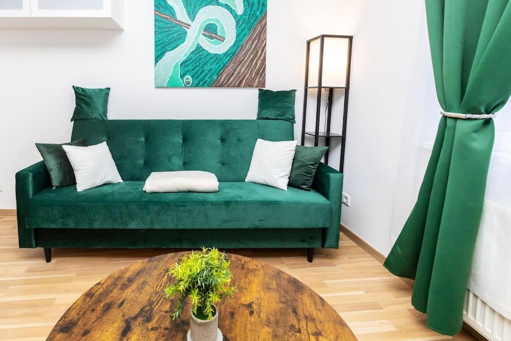 City Top Location, Quiet And Cozy Ideal To Relax Or Work Apartment *