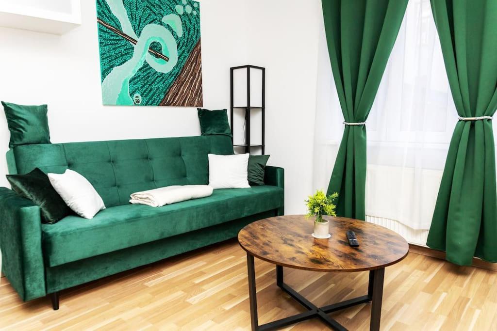Apartment City Top Location, Quiet And Cozy Ideal To Relax Or Work *